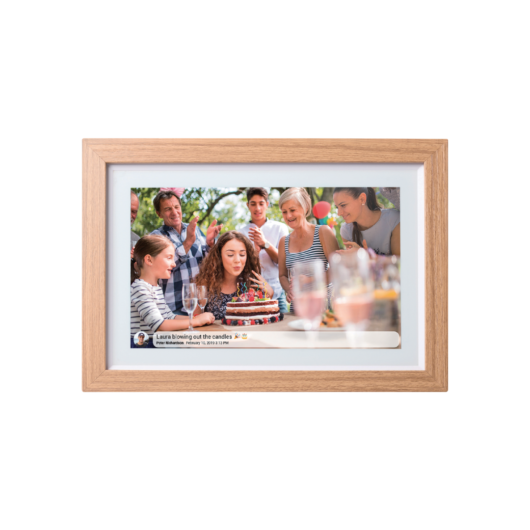 Momnt 10.1" Frameo Digital Photo Frame - Natural Wood