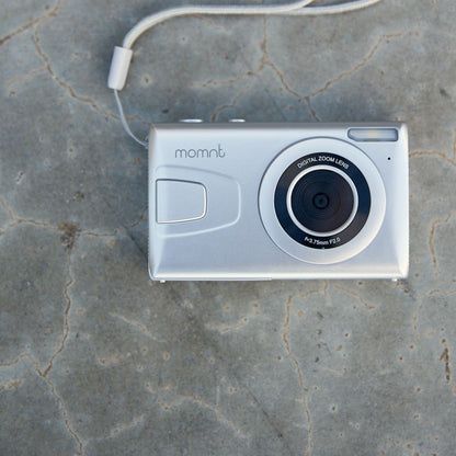 MOMNT 64MP DIGITAL ZOOM CAMERA - SILVER