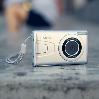 MOMNT 64MP DIGITAL ZOOM CAMERA - SILVER